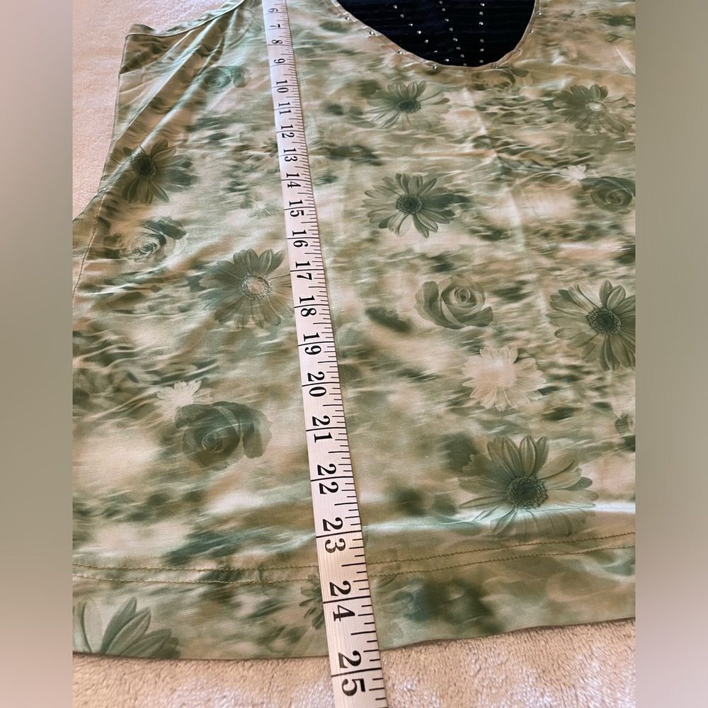 Green and Black sleeveless shell blouse - Picture 5 of 7